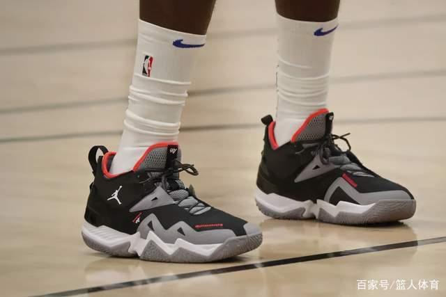 收官日汇总：湖人力克鹈鹕 太阳擒森林狼锁第6